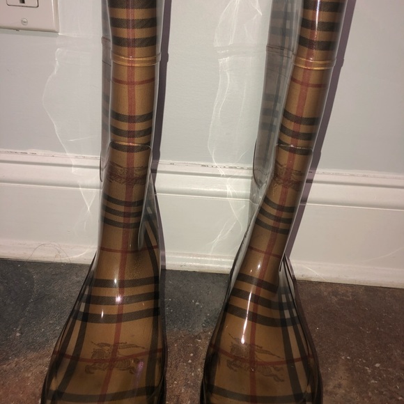 Burberry rainboots - Picture 1 of 4